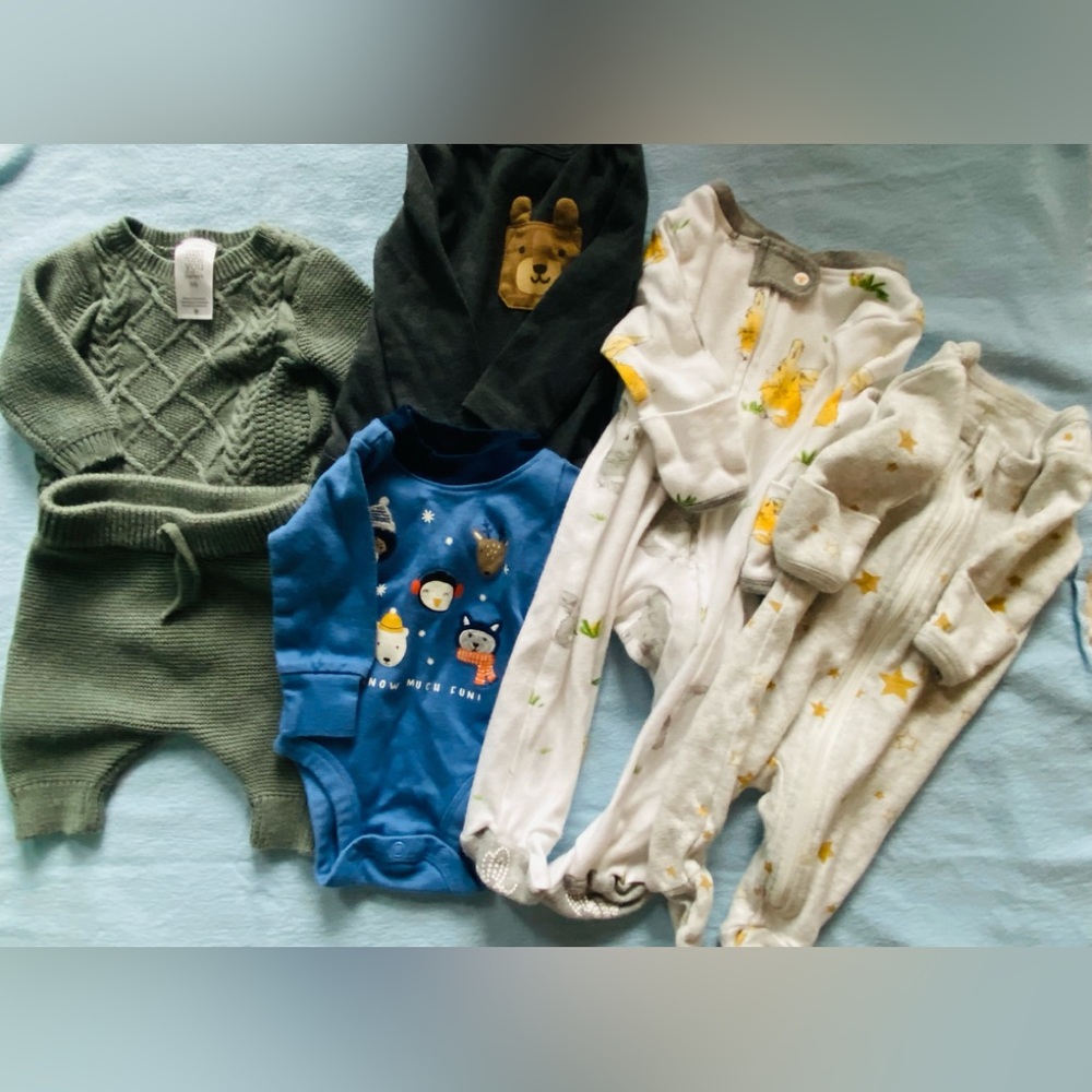 Newborn baby clothing bundle